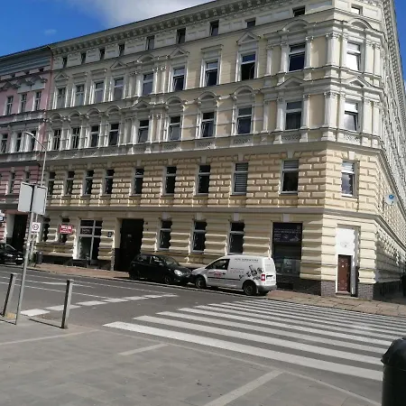 Tulip - Jednoosobowy Nr 2 Ze Wspolna Lazienka I Kuchnia アパート