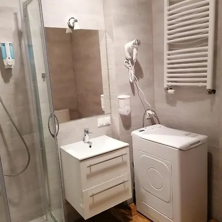 Apartment Tulip - 2 Ze Wspolna Lazienka I Kuchnia *