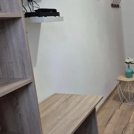 Tulip - Jednoosobowy Nr 2 Ze Wspolna Lazienka I Kuchnia Apartment