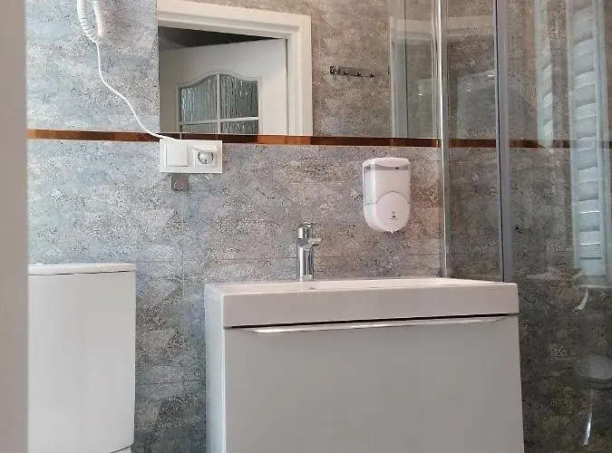 Apartment Tulip - Jednoosobowy Nr 2 Ze Wspolna Lazienka I Kuchnia